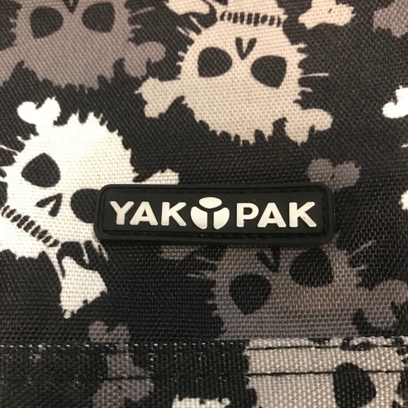 YakPak Skull Duffle Bag - Picture 2 of 9